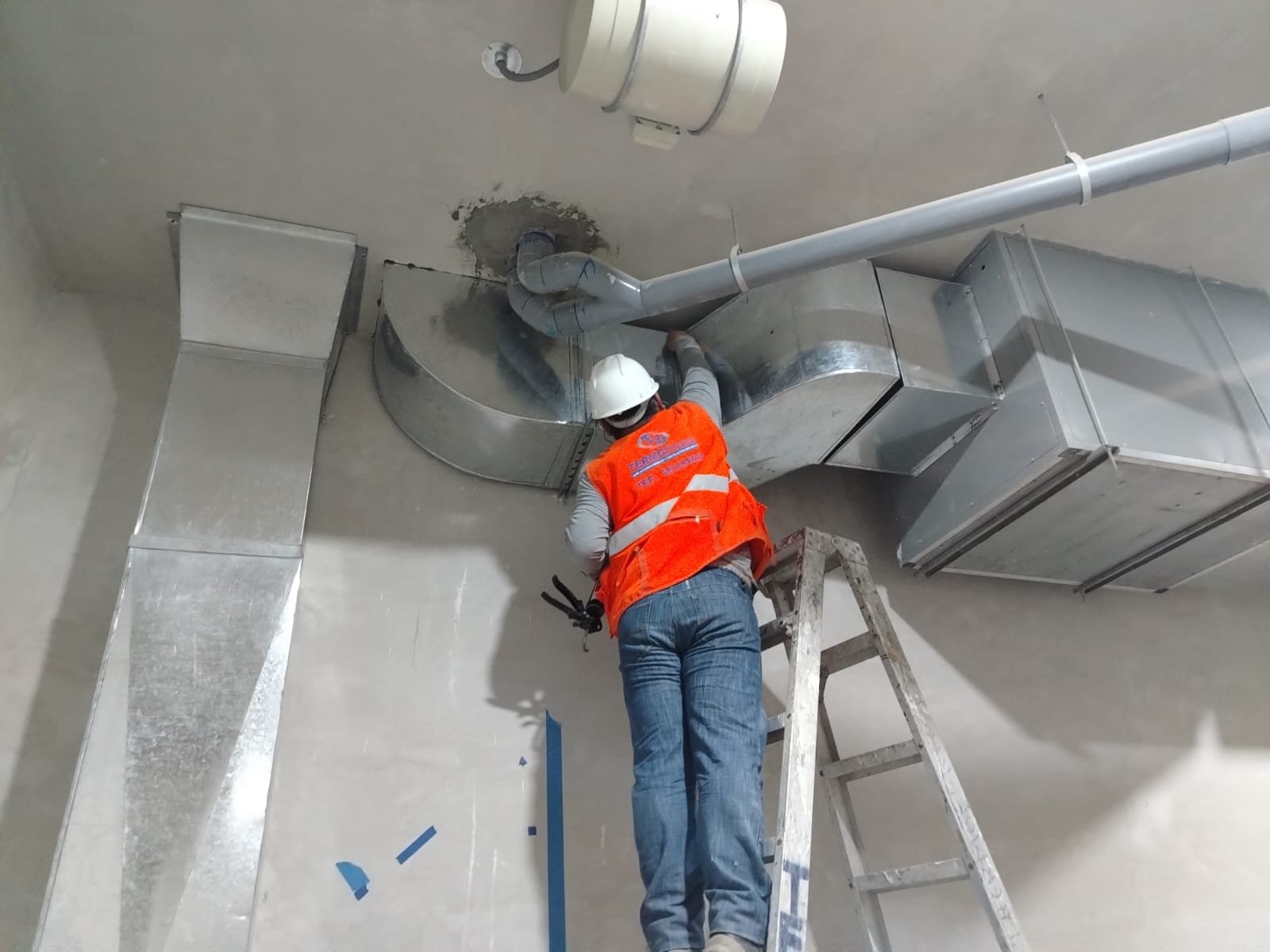 Trabajadores en el proyecto